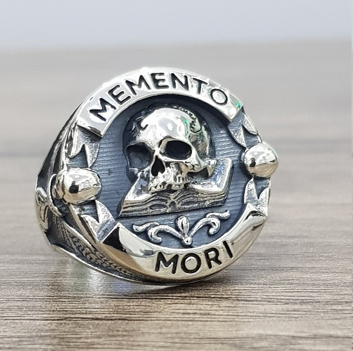 Memento Mori Skull Sterling Silver Ring - Buulgo